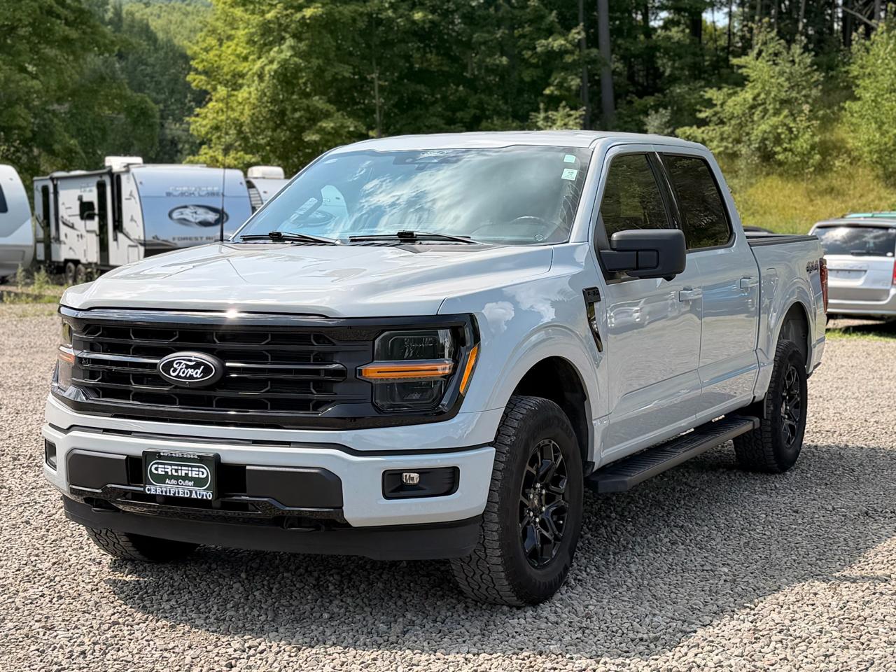Ford F-150 XLT SuperCrew 4WD 2024