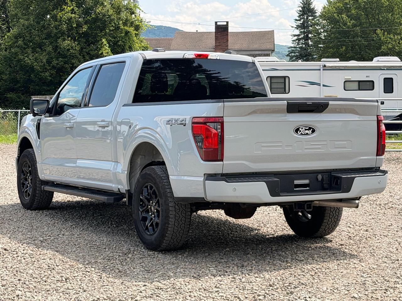Ford F-150 XLT SuperCrew 4WD 2024