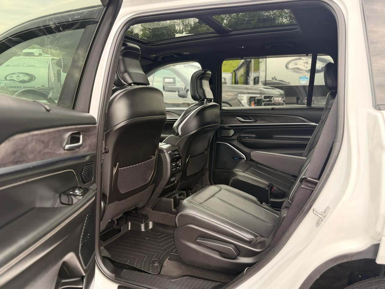 Jeep Grand Cherokee L Overland 4WD 2021