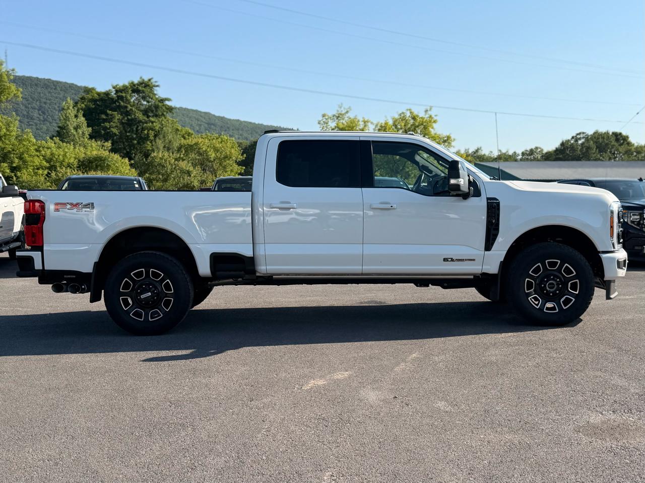 Ford F-250 SD Platinum Crew Cab 4WD 2025