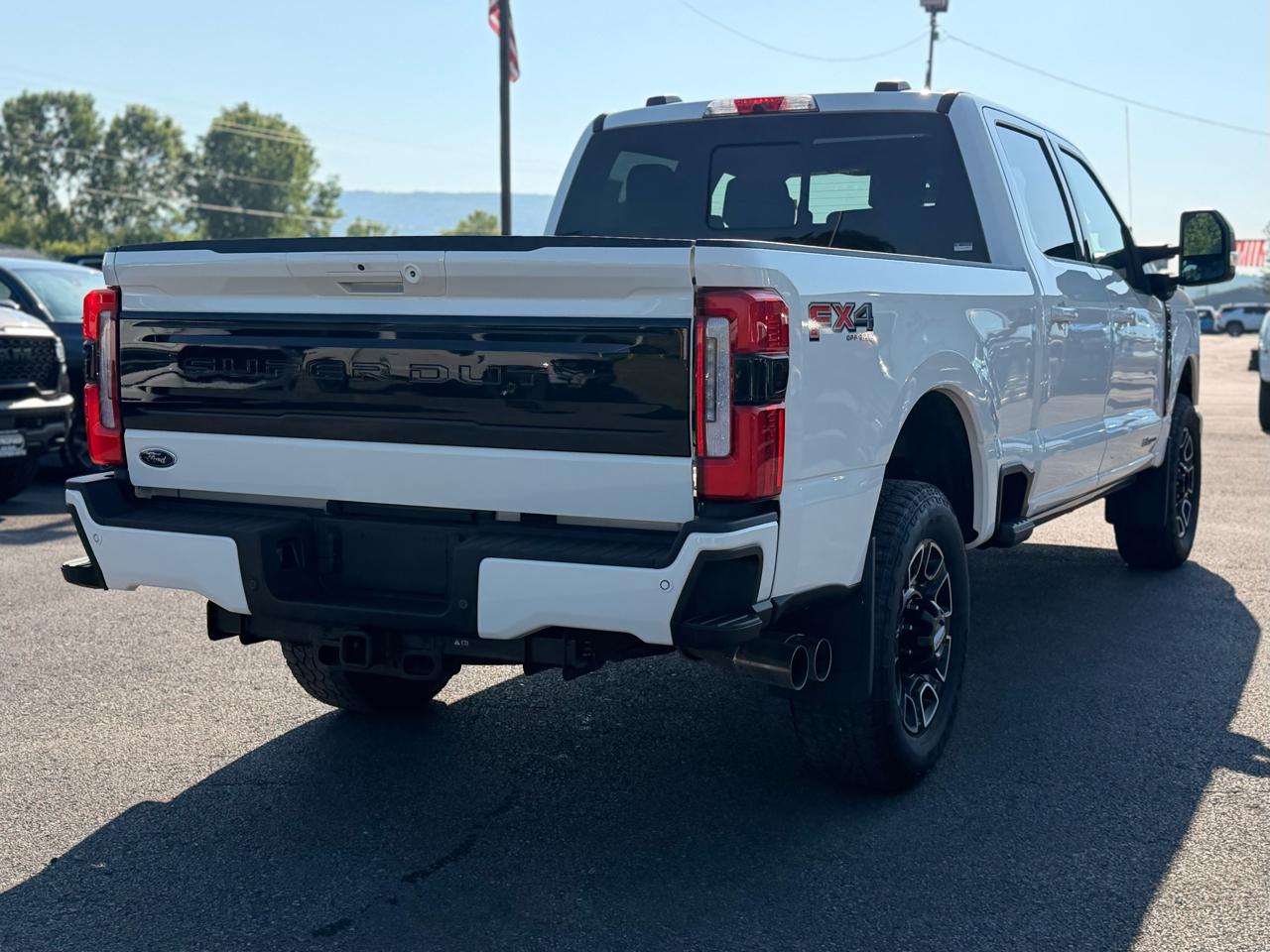 Ford F-250 SD Platinum Crew Cab 4WD 2025