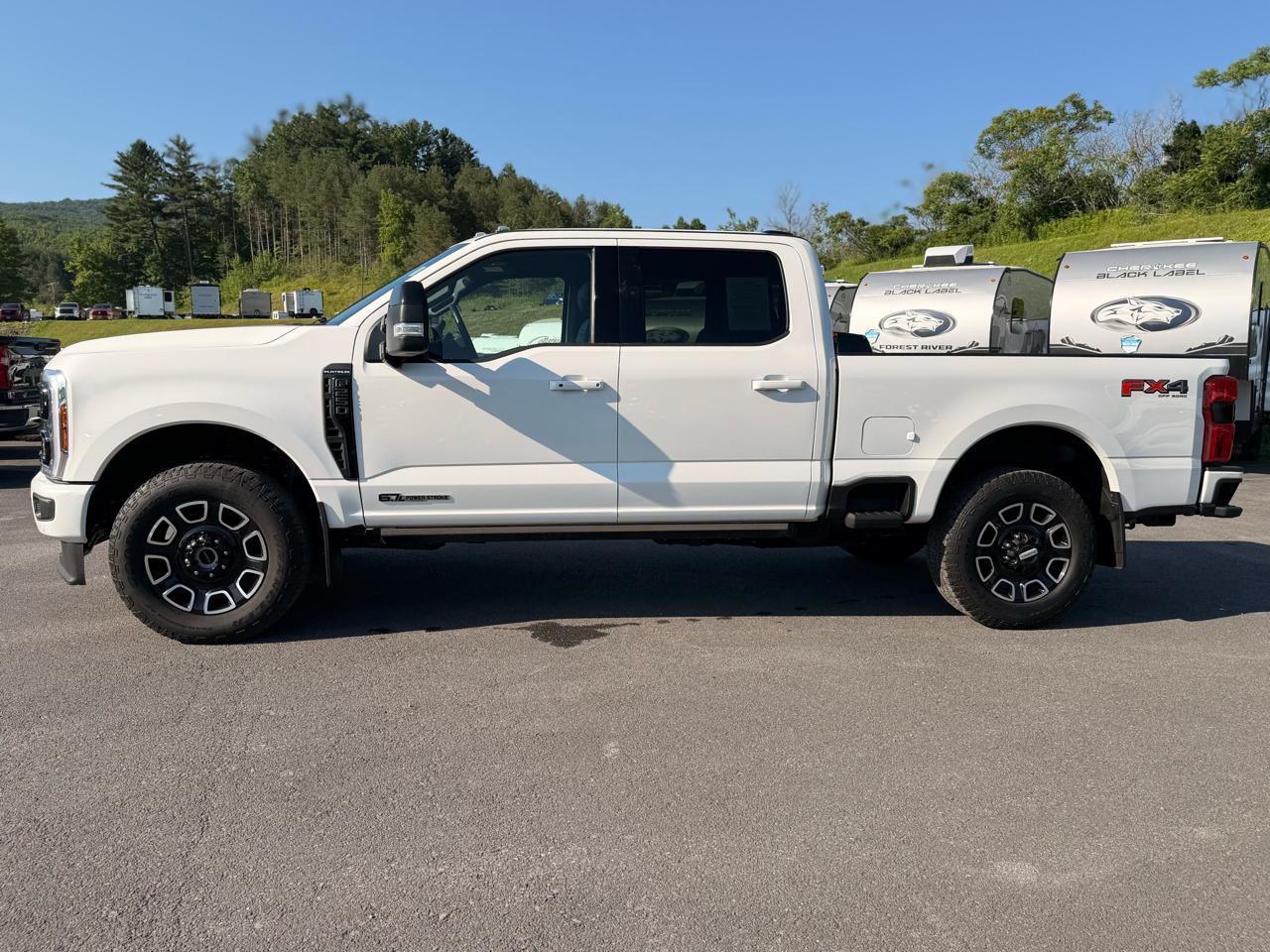 Ford F-250 SD Platinum Crew Cab 4WD 2025
