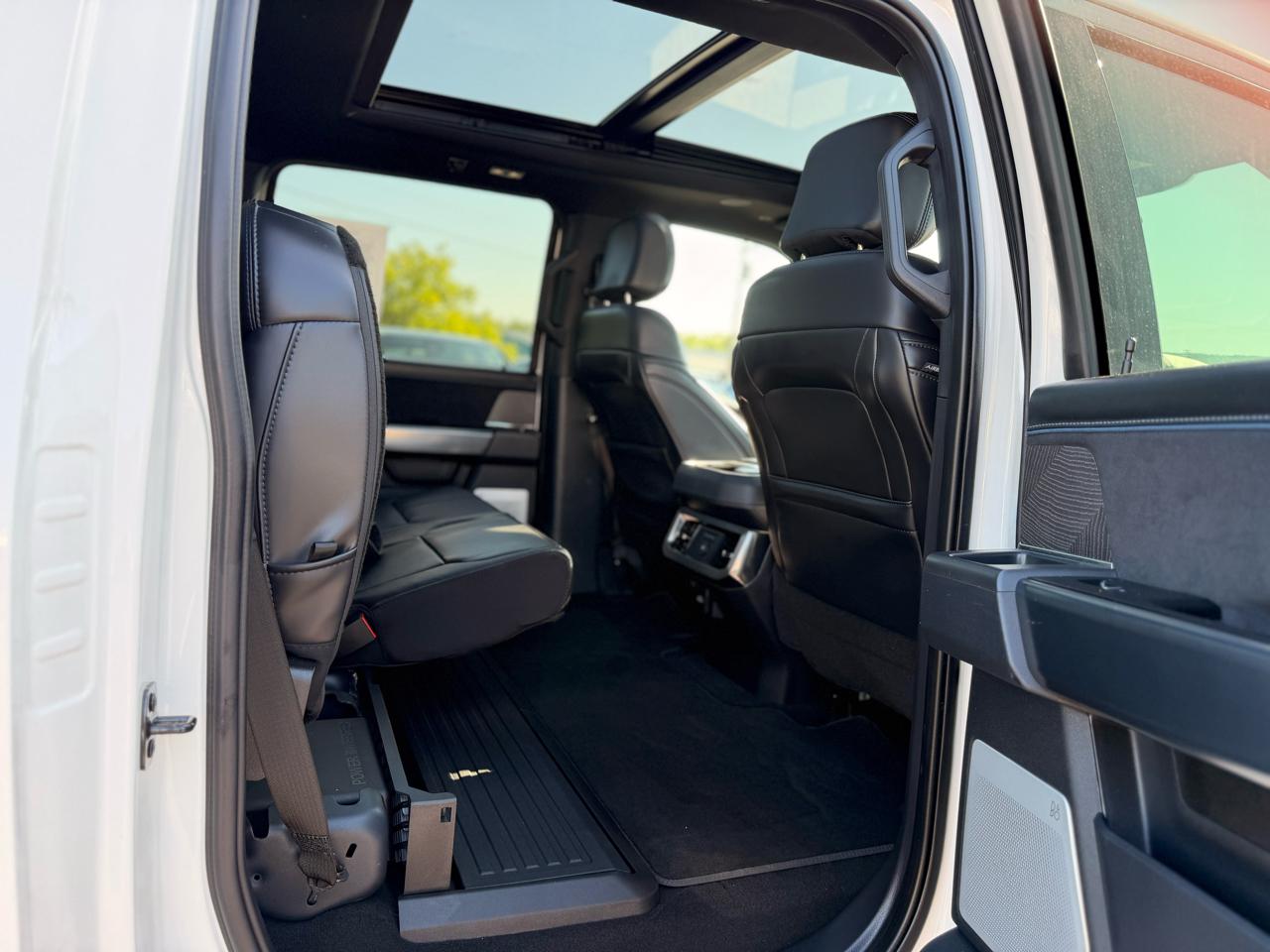 Ford F-250 SD Platinum Crew Cab 4WD 2025