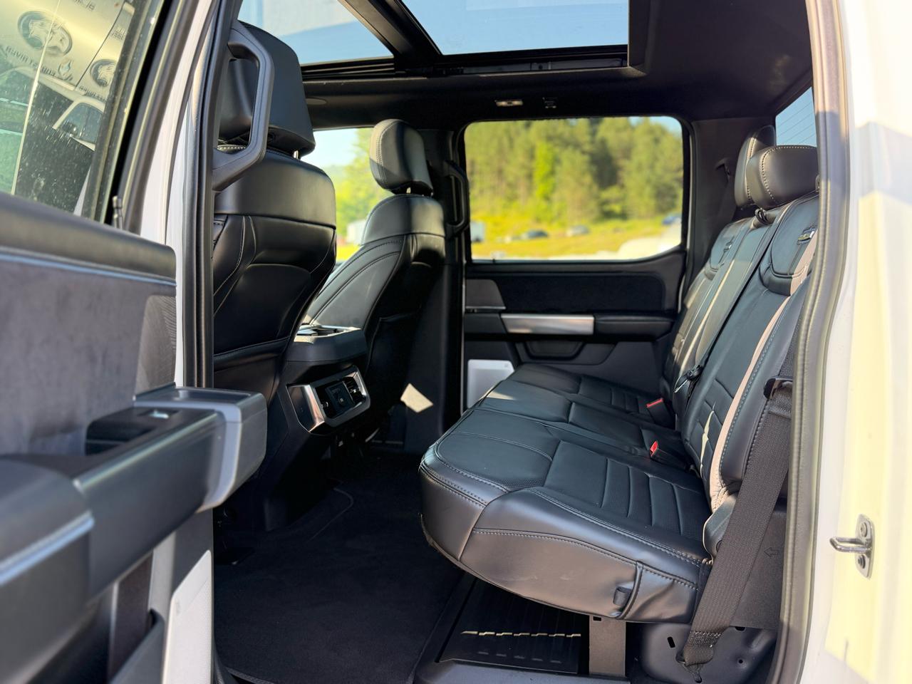 Ford F-250 SD Platinum Crew Cab 4WD 2025