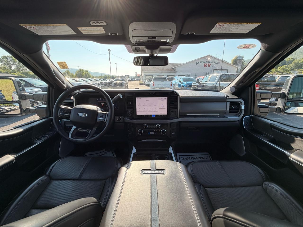 Ford F-250 SD Platinum Crew Cab 4WD 2025