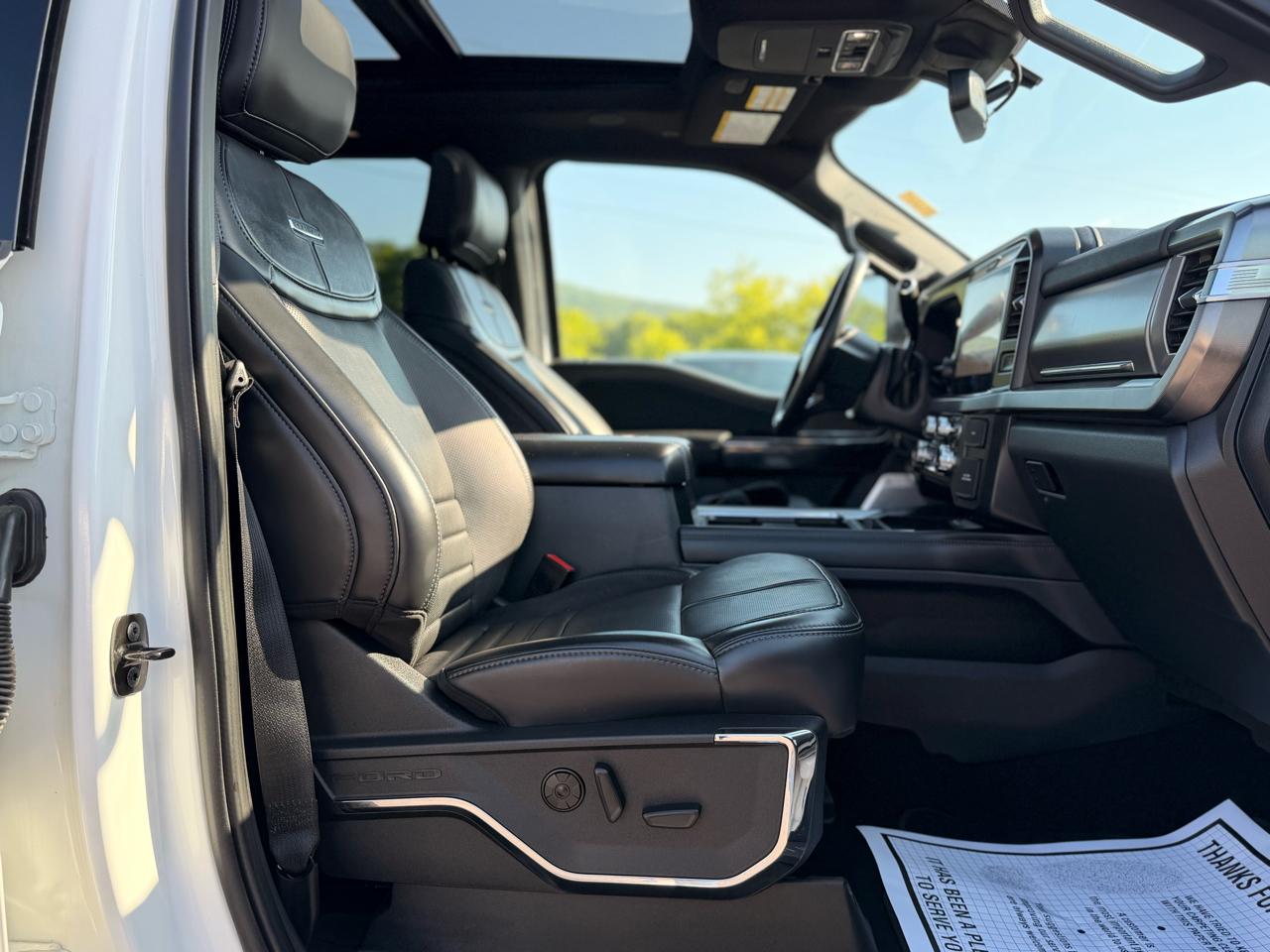 Ford F-250 SD Platinum Crew Cab 4WD 2025