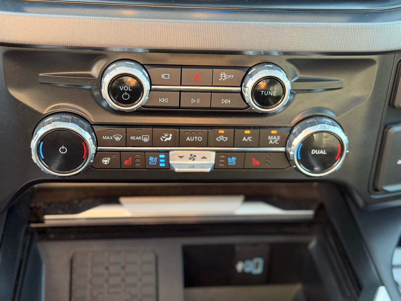 Ford F-250 SD Platinum Crew Cab 4WD 2025
