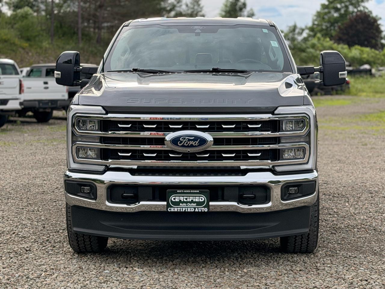 Ford F-250 SD Lariat Crew Cab 4WD 2025