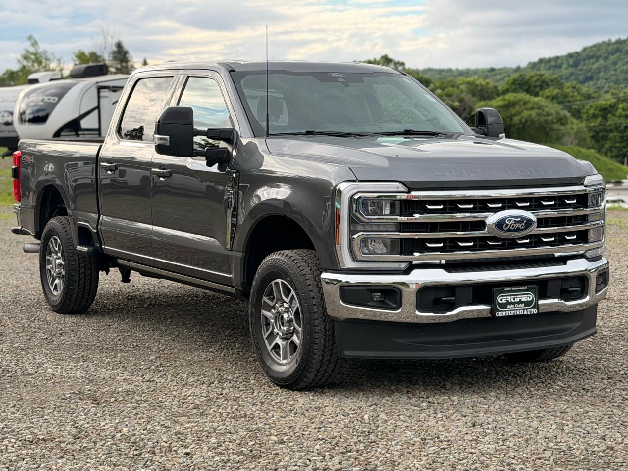 Ford F-250 SD Lariat Crew Cab 4WD 2025