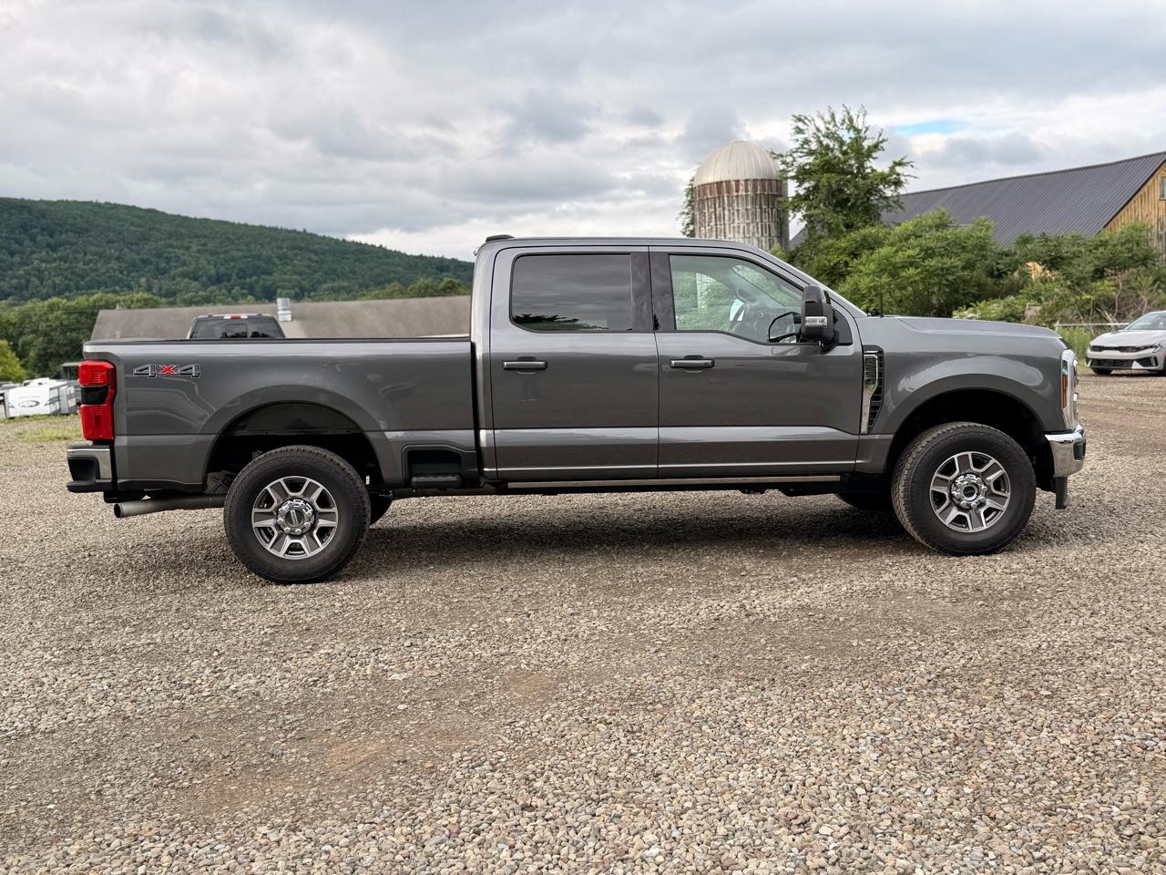 Ford F-250 SD Lariat Crew Cab 4WD 2025