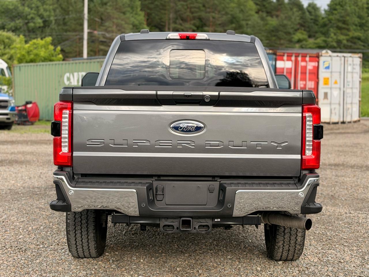 Ford F-250 SD Lariat Crew Cab 4WD 2025