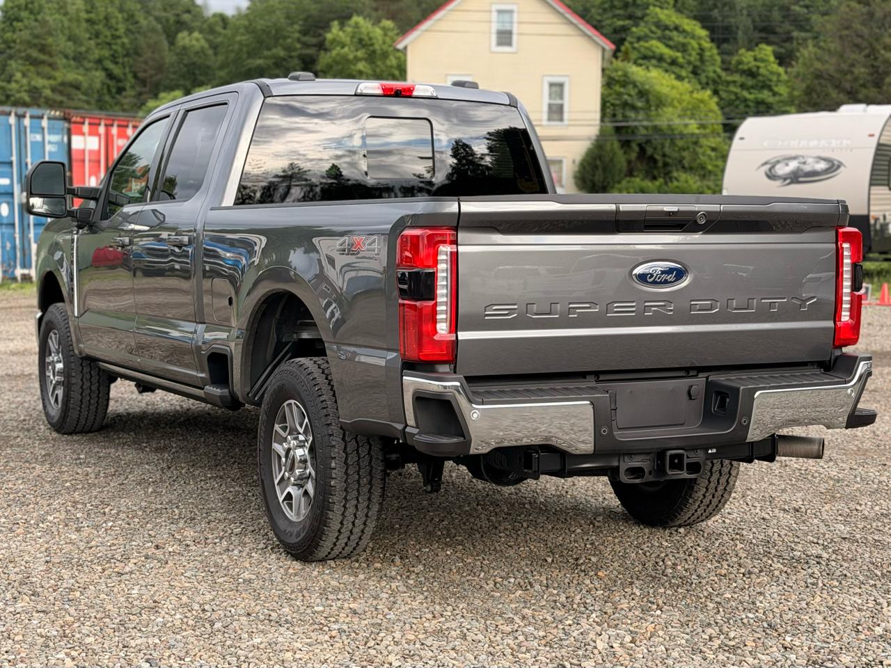 Ford F-250 SD Lariat Crew Cab 4WD 2025