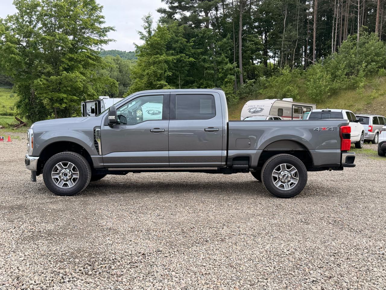 Ford F-250 SD Lariat Crew Cab 4WD 2025