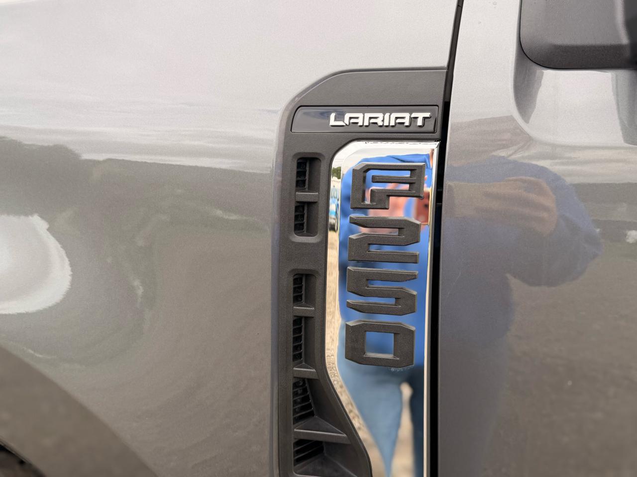 Ford F-250 SD Lariat Crew Cab 4WD 2025