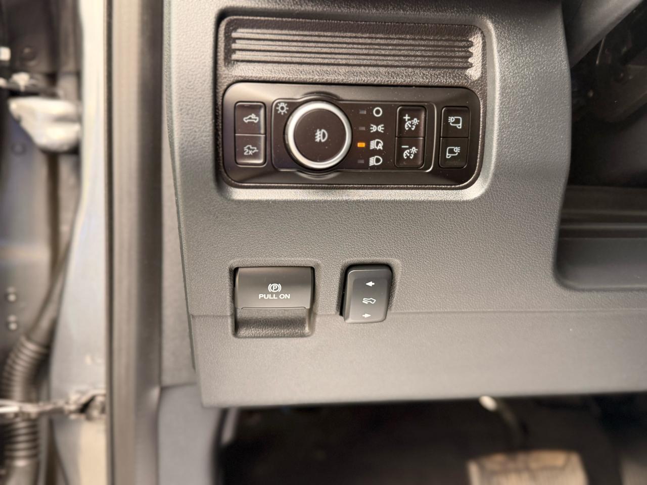Ford F-250 SD Lariat Crew Cab 4WD 2025