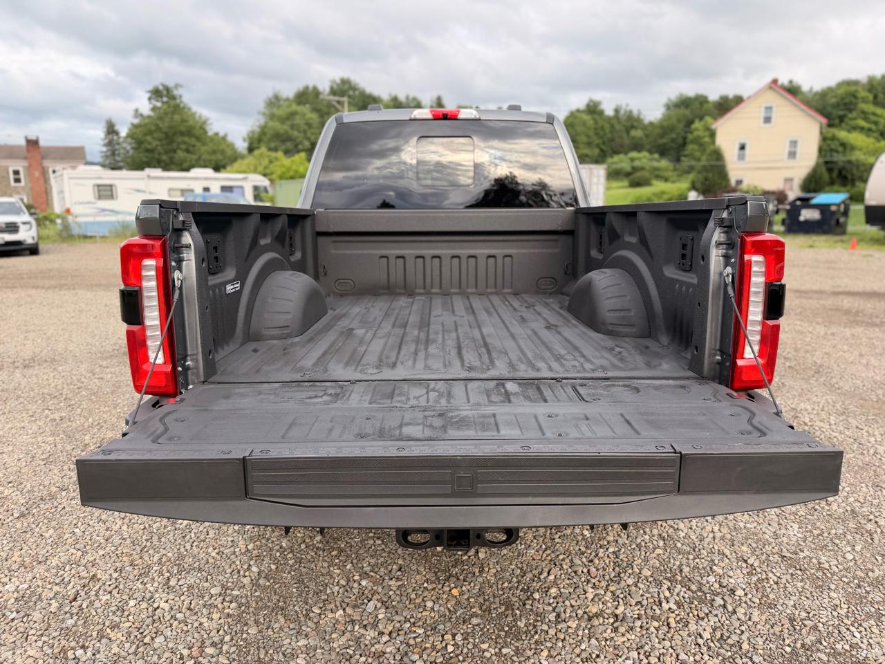 Ford F-250 SD Lariat Crew Cab 4WD 2025