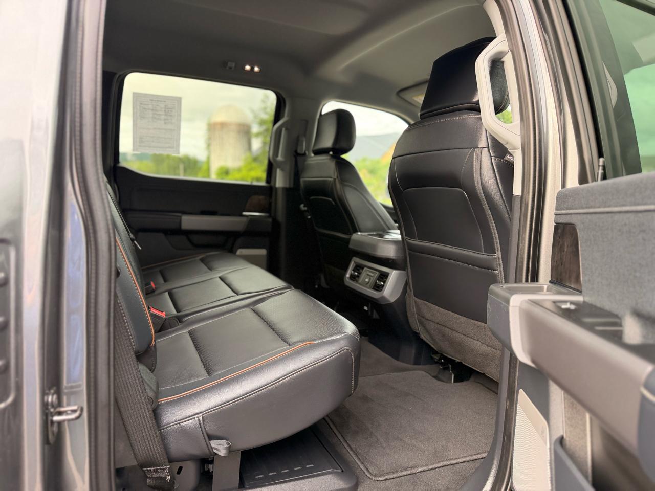 Ford F-250 SD Lariat Crew Cab 4WD 2025