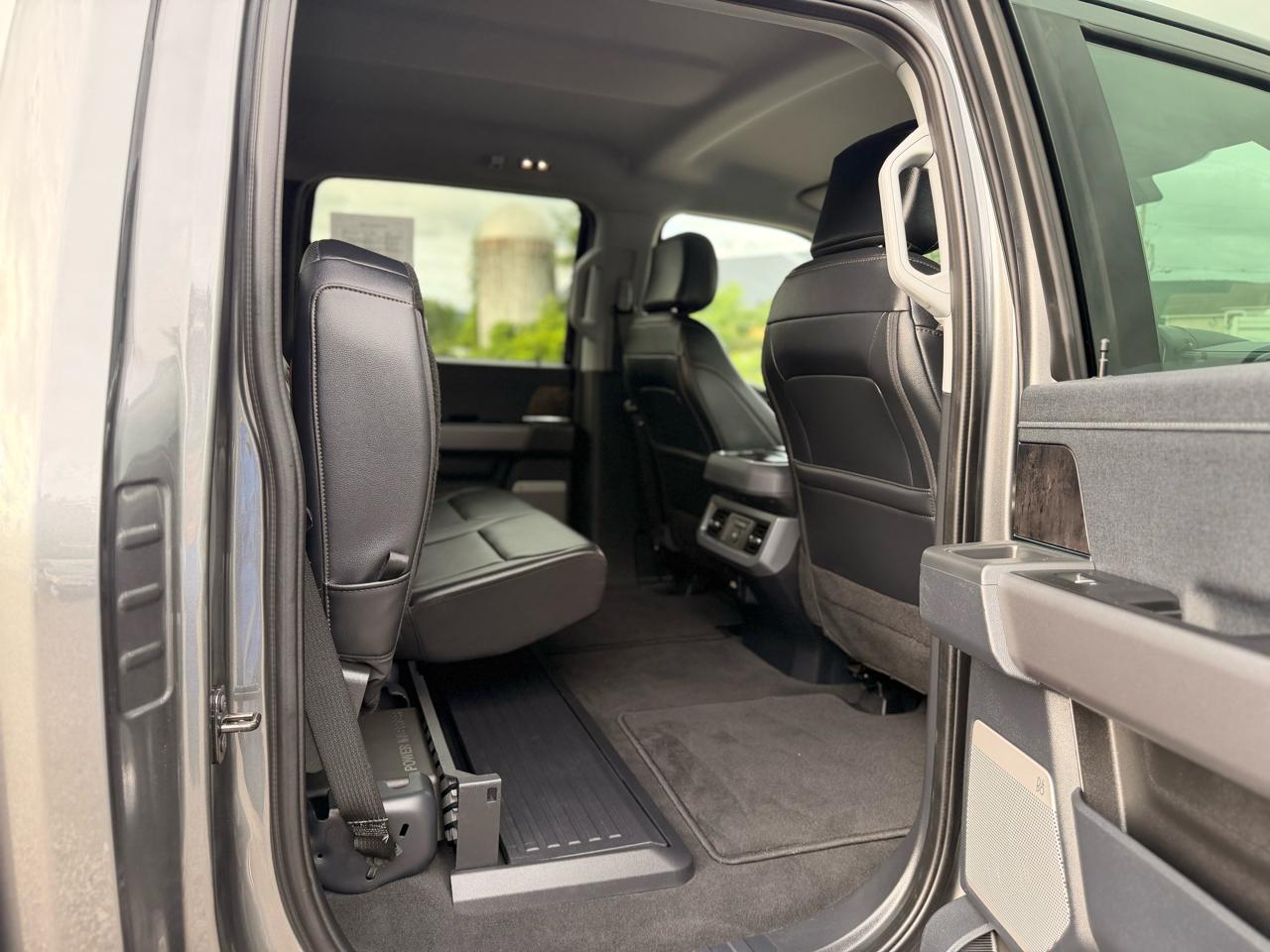 Ford F-250 SD Lariat Crew Cab 4WD 2025