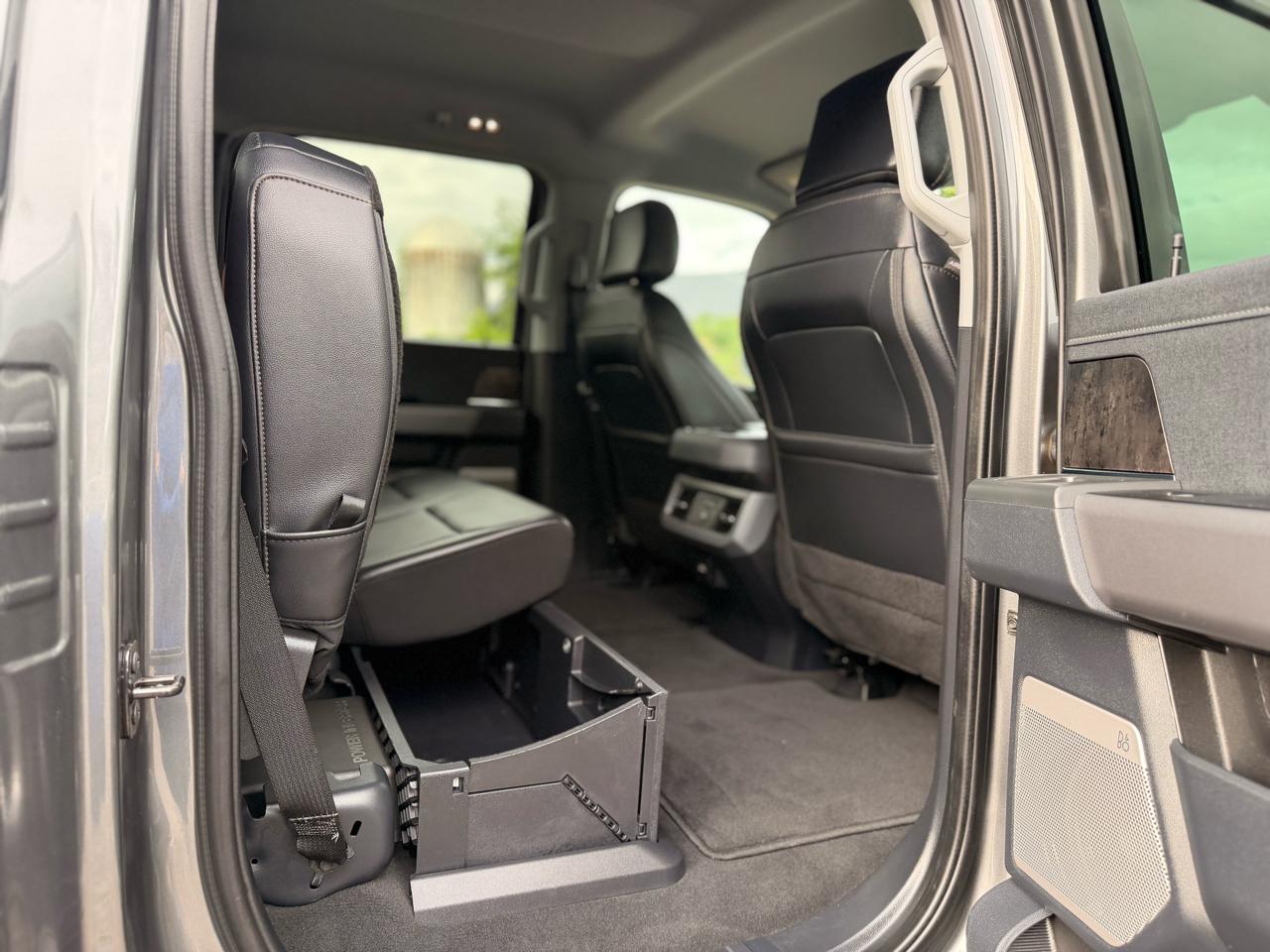 Ford F-250 SD Lariat Crew Cab 4WD 2025