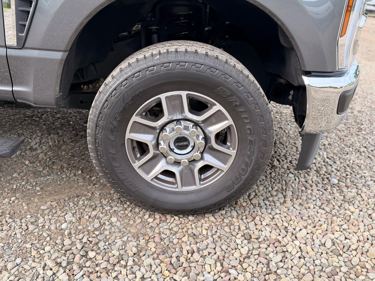 Ford F-250 SD Lariat Crew Cab 4WD 2025