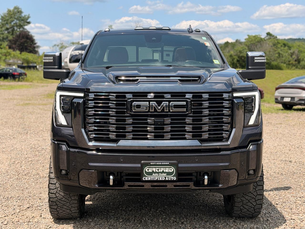 GMC Sierra 2500HD Denali Ultimate Crew Cab 4WD 2024