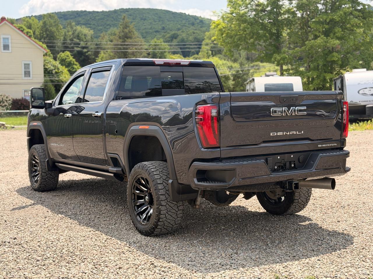 GMC Sierra 2500HD Denali Ultimate Crew Cab 4WD 2024