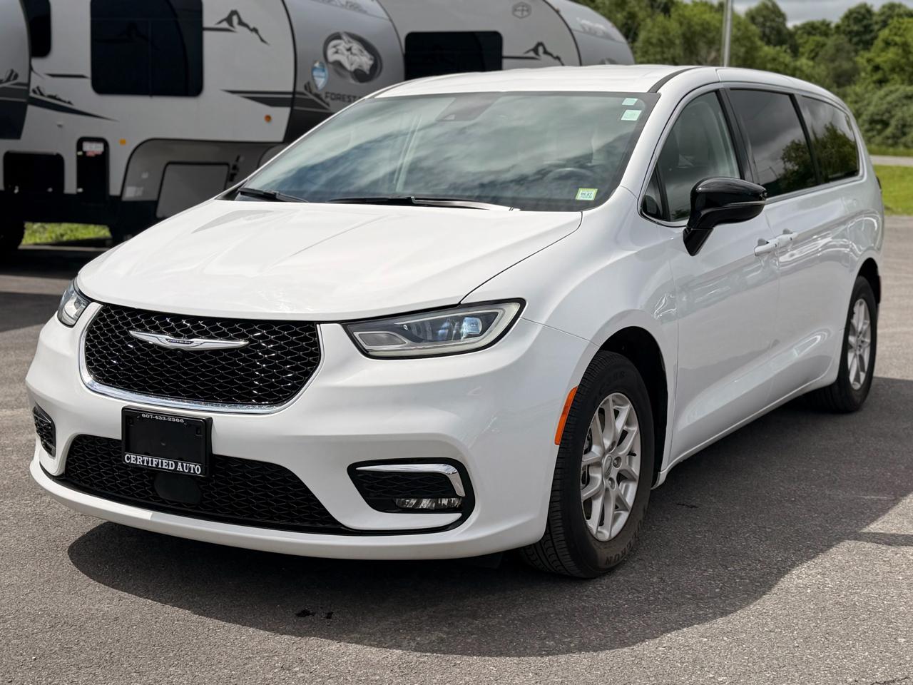 2024 Chrysler Pacifica Touring L