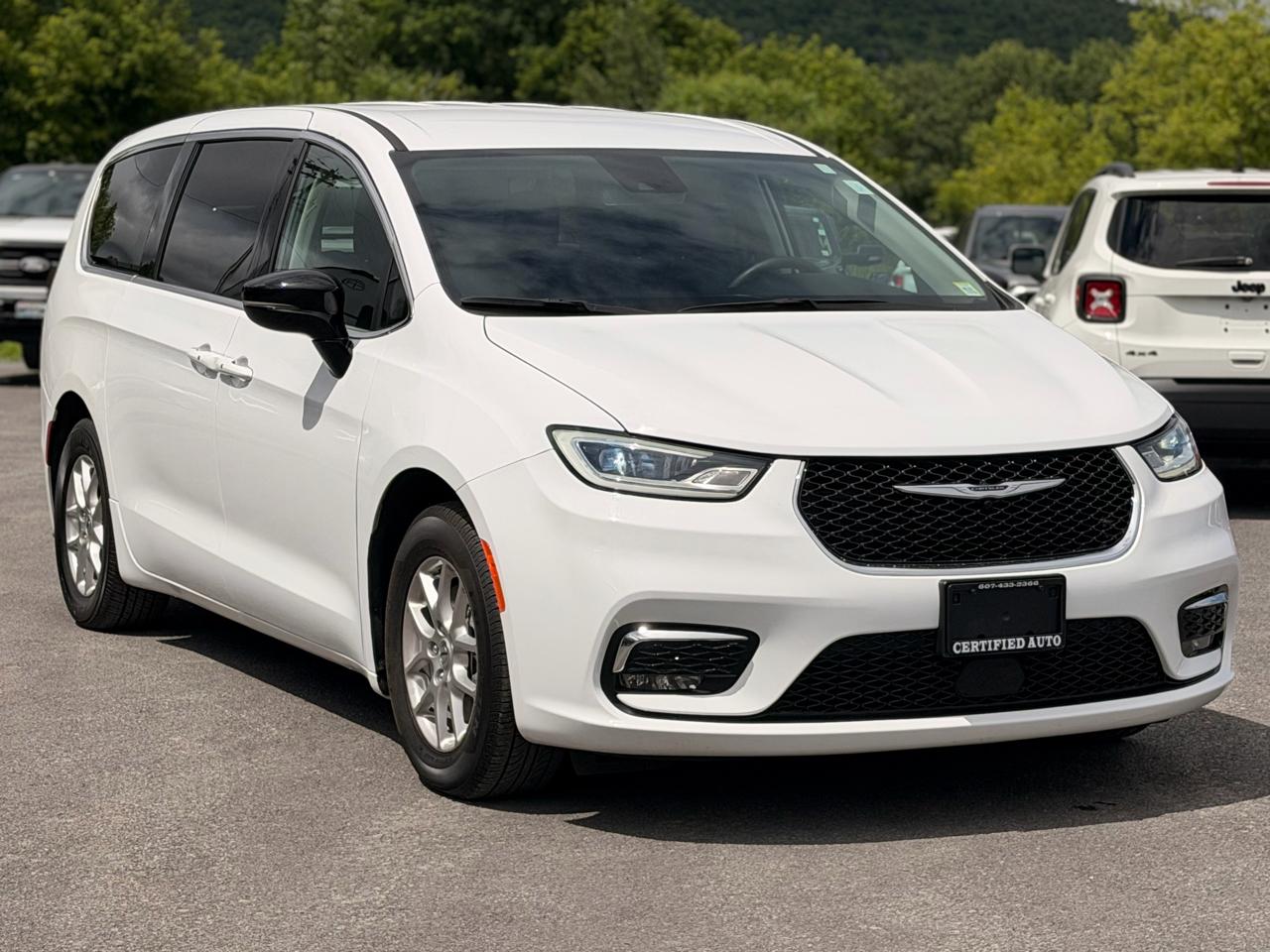 Chrysler Pacifica Touring L 2024