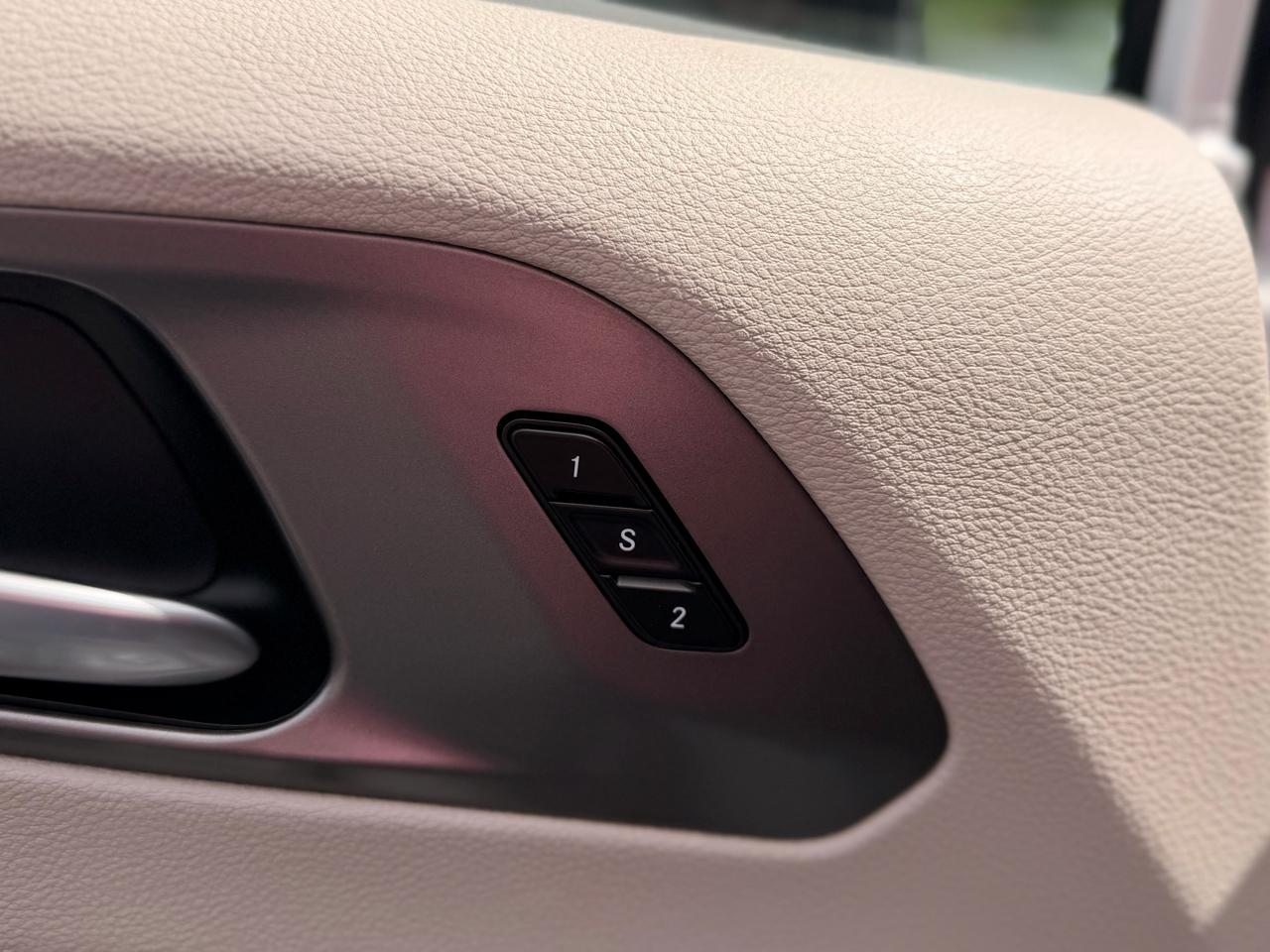 Chrysler Pacifica Touring L 2024