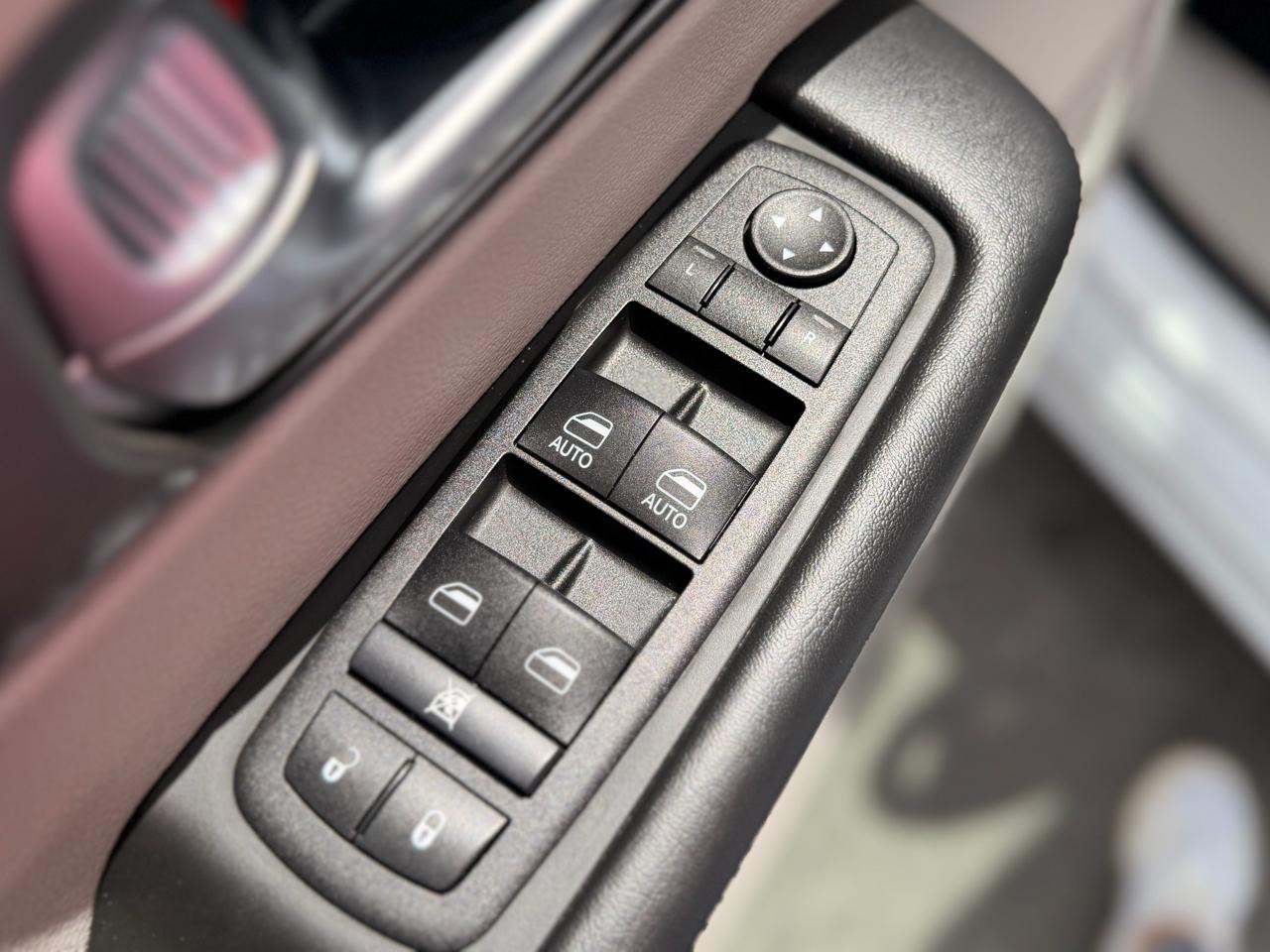 Chrysler Pacifica Touring L 2024