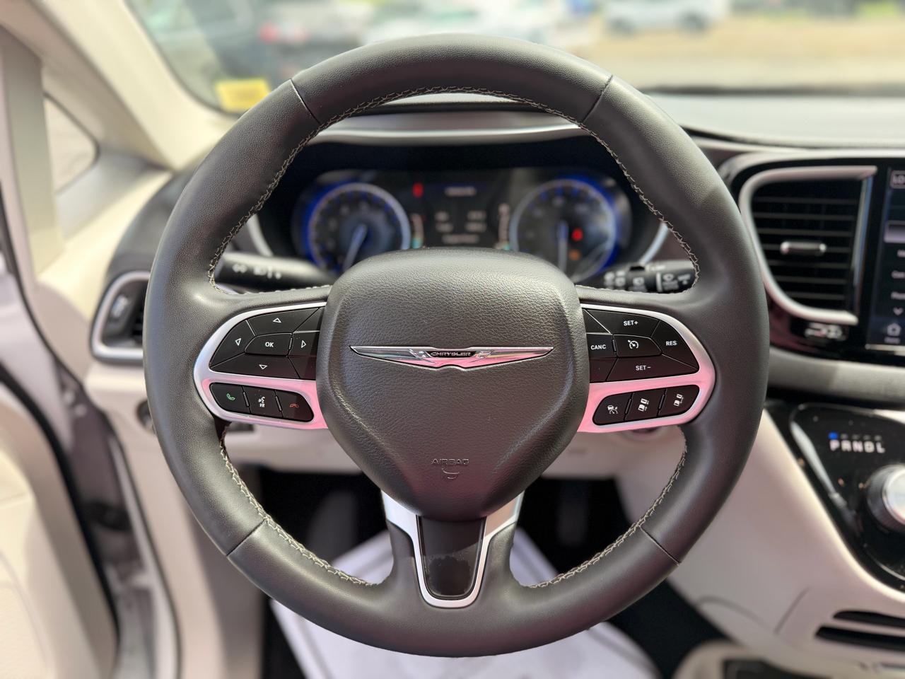 Chrysler Pacifica Touring L 2024