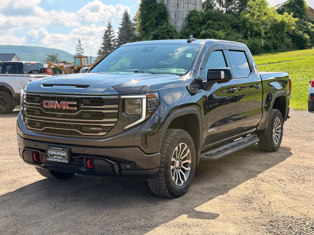 GMC Sierra 1500 AT4 Crew Cab 4WD 2023