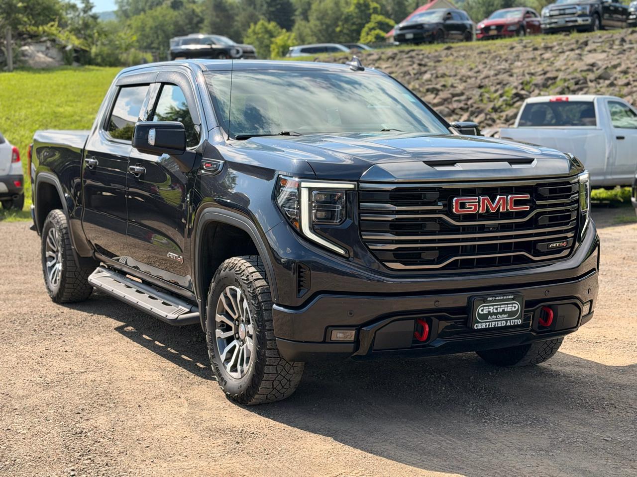 GMC Sierra 1500 AT4 Crew Cab 4WD 2023