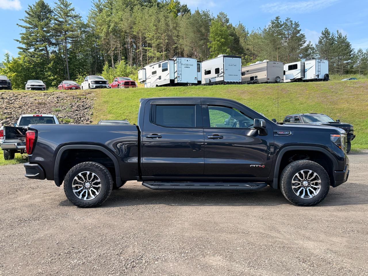 GMC Sierra 1500 AT4 Crew Cab 4WD 2023