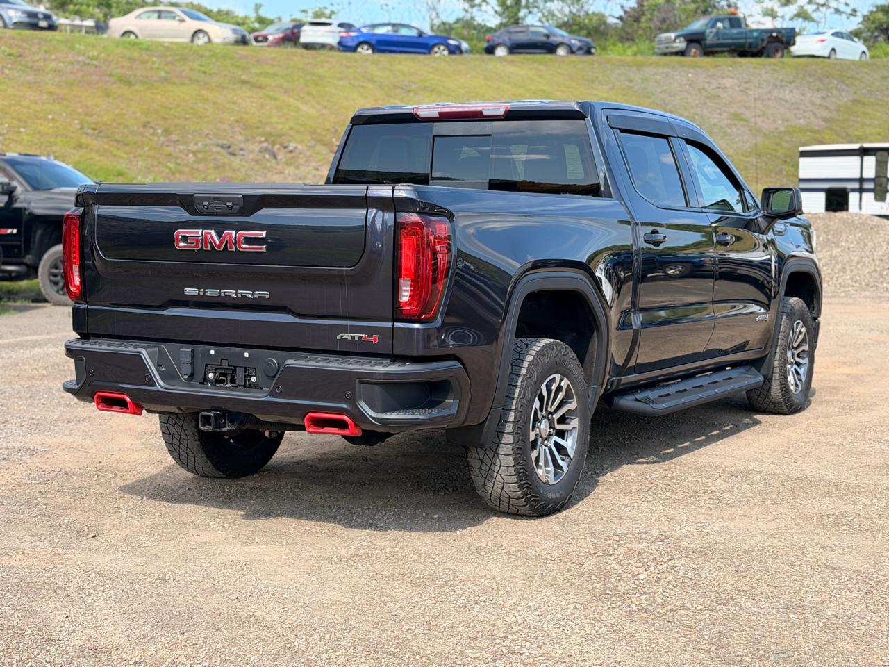 GMC Sierra 1500 AT4 Crew Cab 4WD 2023
