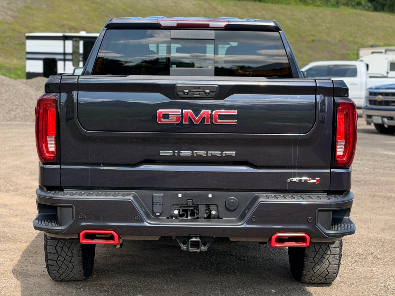 GMC Sierra 1500 AT4 Crew Cab 4WD 2023
