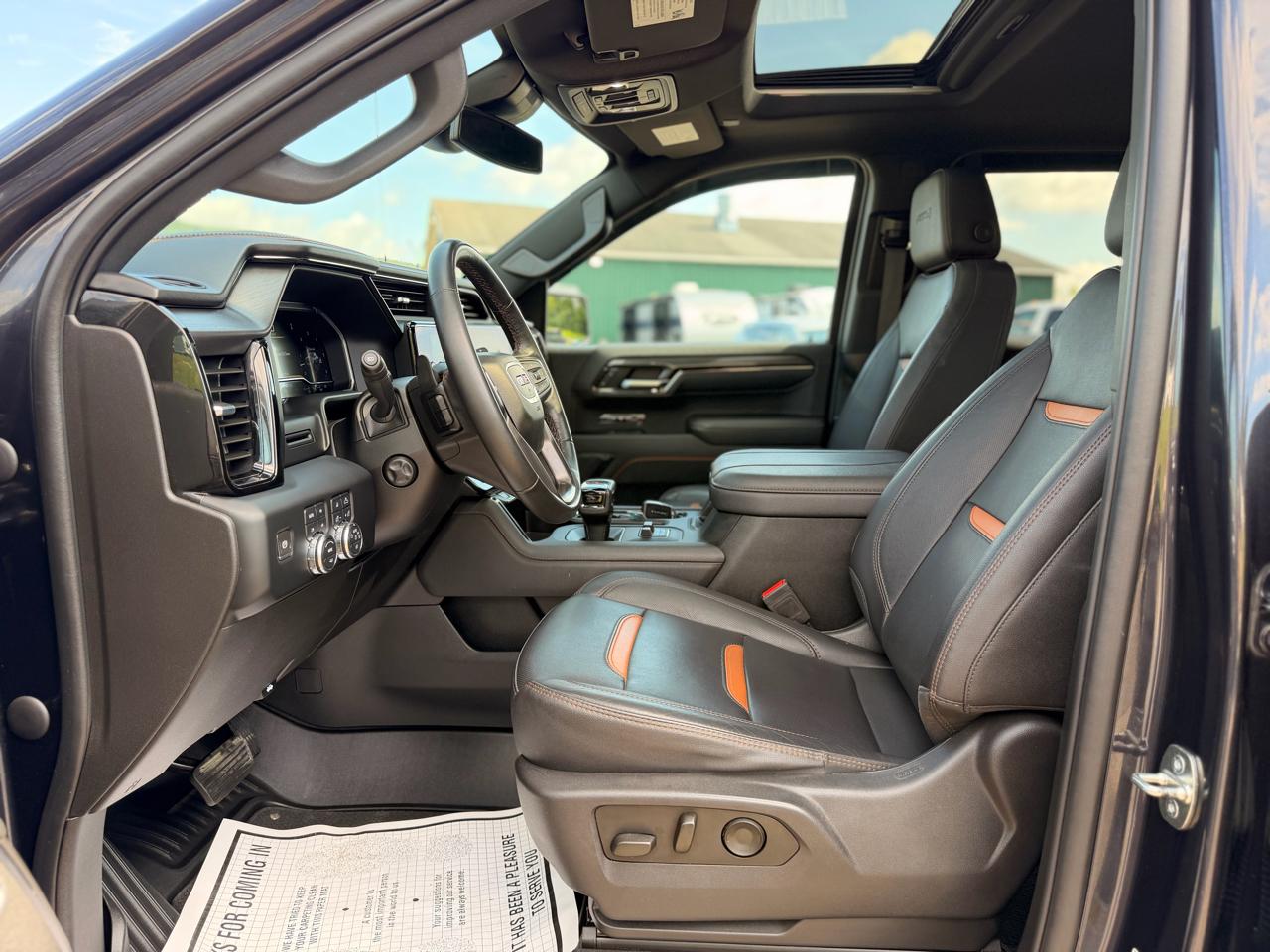 GMC Sierra 1500 AT4 Crew Cab 4WD 2023