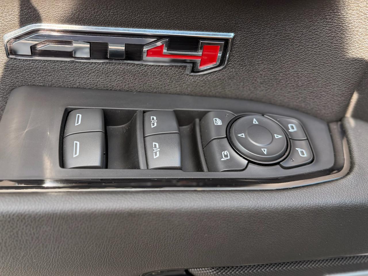 GMC Sierra 1500 AT4 Crew Cab 4WD 2023