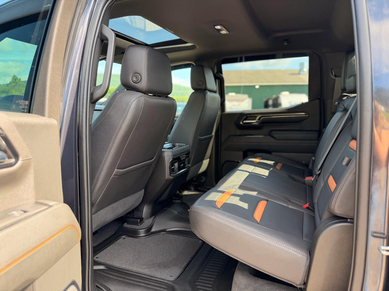 GMC Sierra 1500 AT4 Crew Cab 4WD 2023