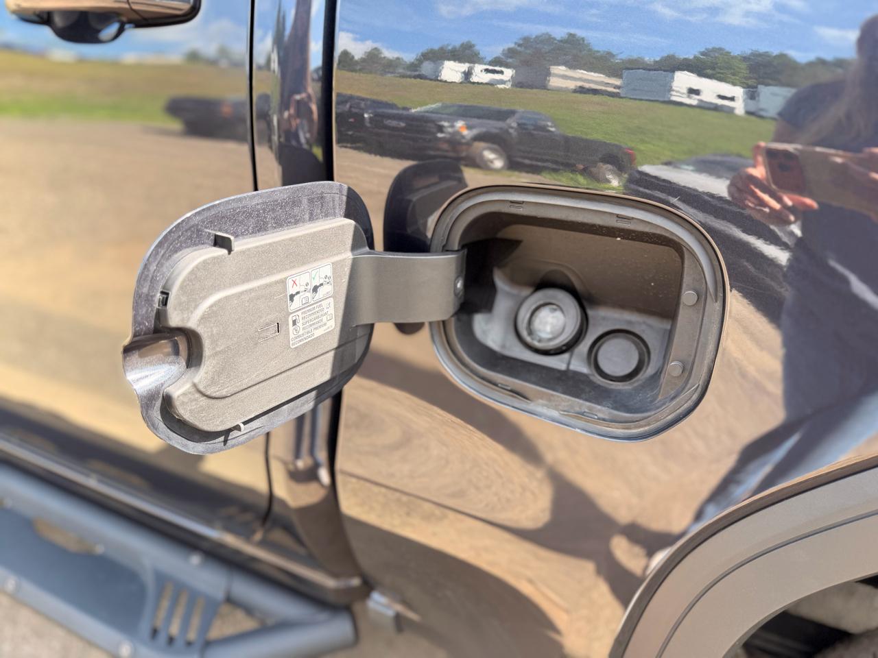 GMC Sierra 1500 AT4 Crew Cab 4WD 2023
