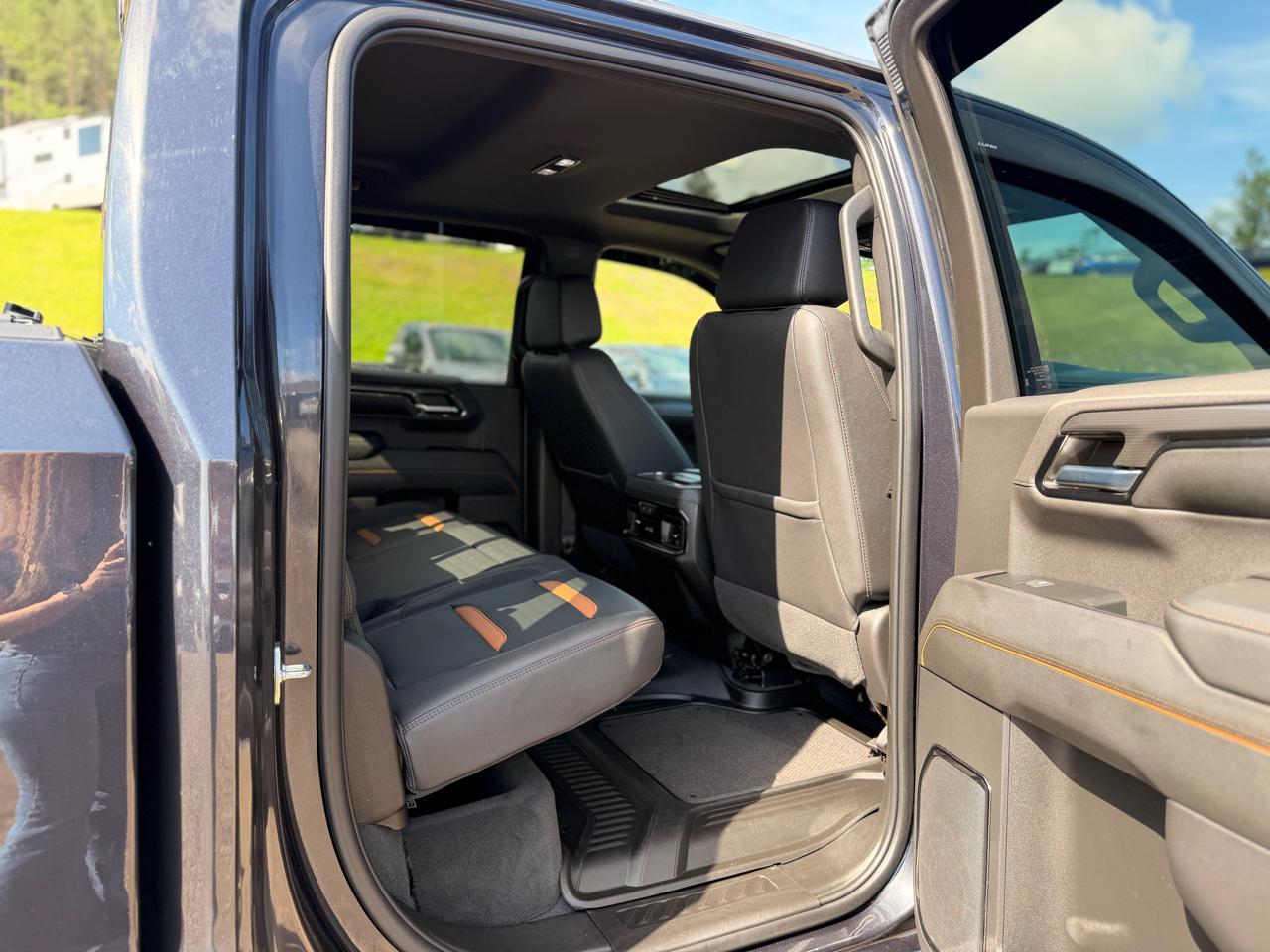 GMC Sierra 1500 AT4 Crew Cab 4WD 2023