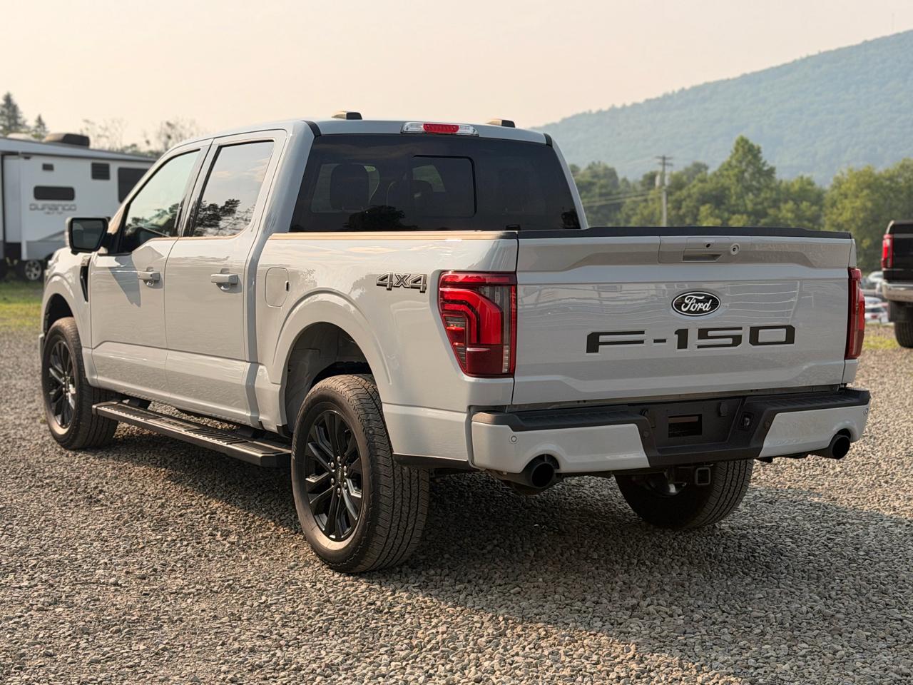 Ford F-150 Lariat SuperCrew 4WD 2024