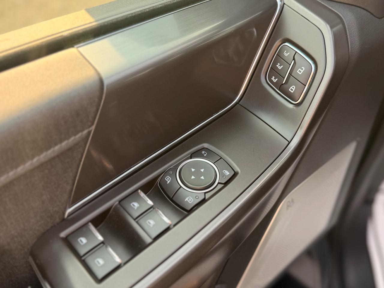 Ford F-150 Lariat SuperCrew 4WD 2024
