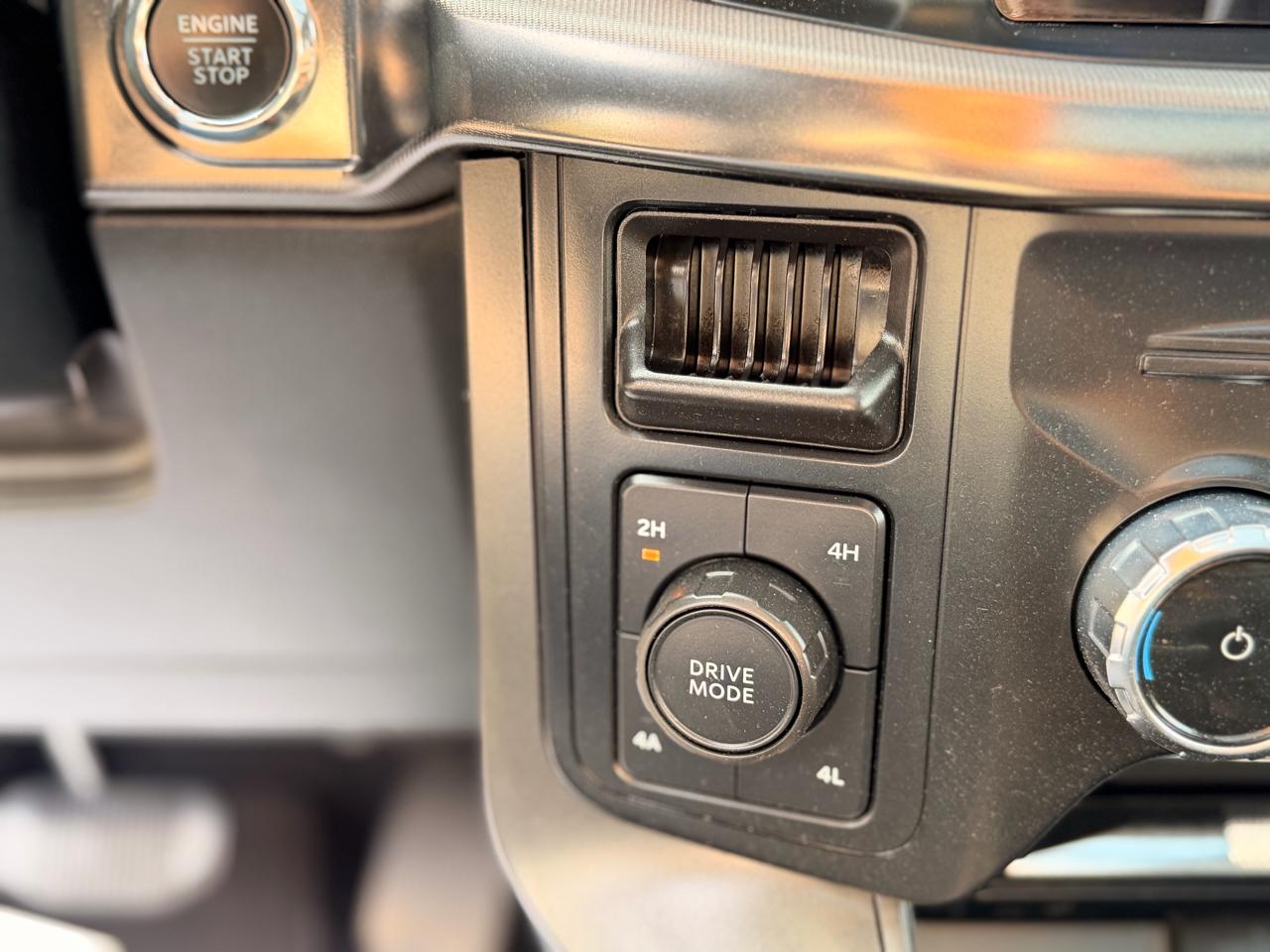 Ford F-150 Lariat SuperCrew 4WD 2024