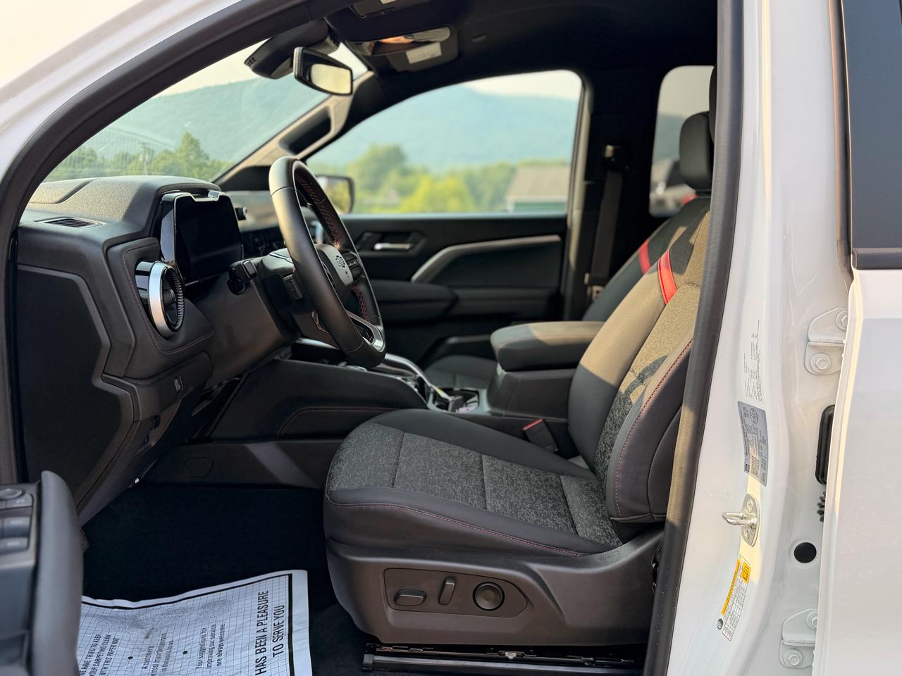Chevrolet Colorado Z71 Crew Cab 4WD 2025