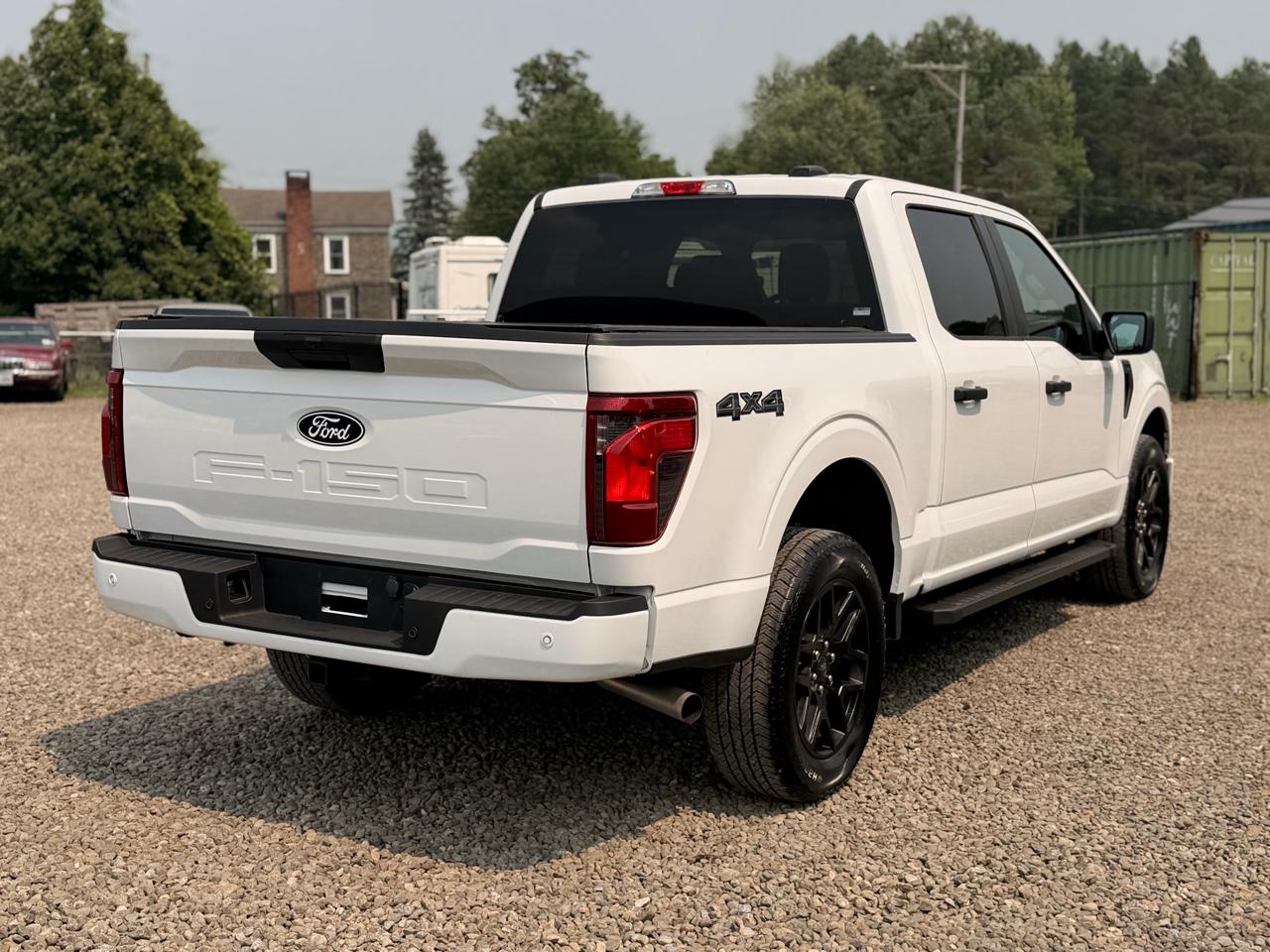 Ford F-150 STX SuperCrew 4WD 2025