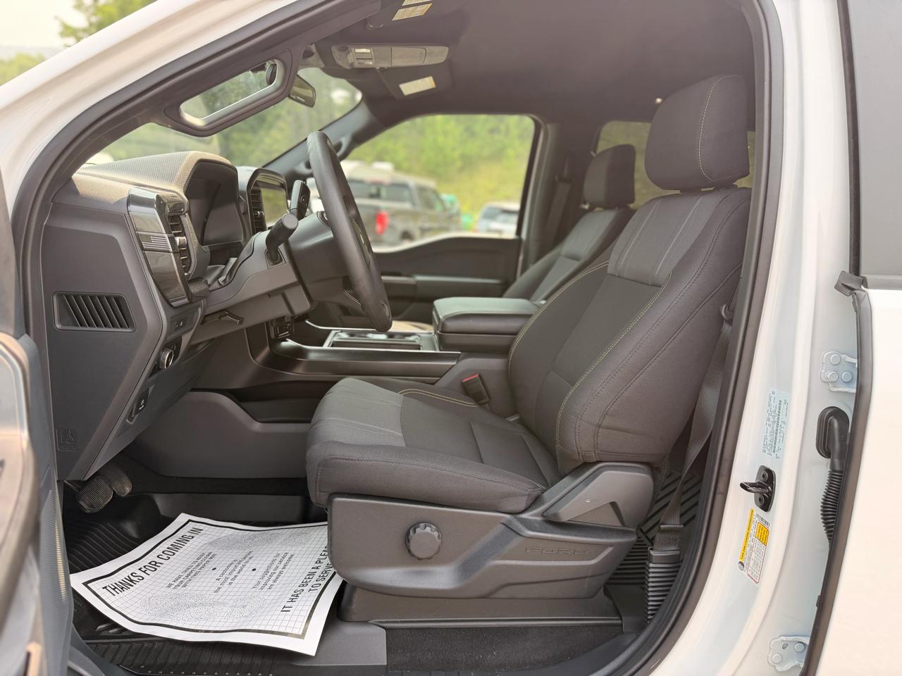 Ford F-150 STX SuperCrew 4WD 2025