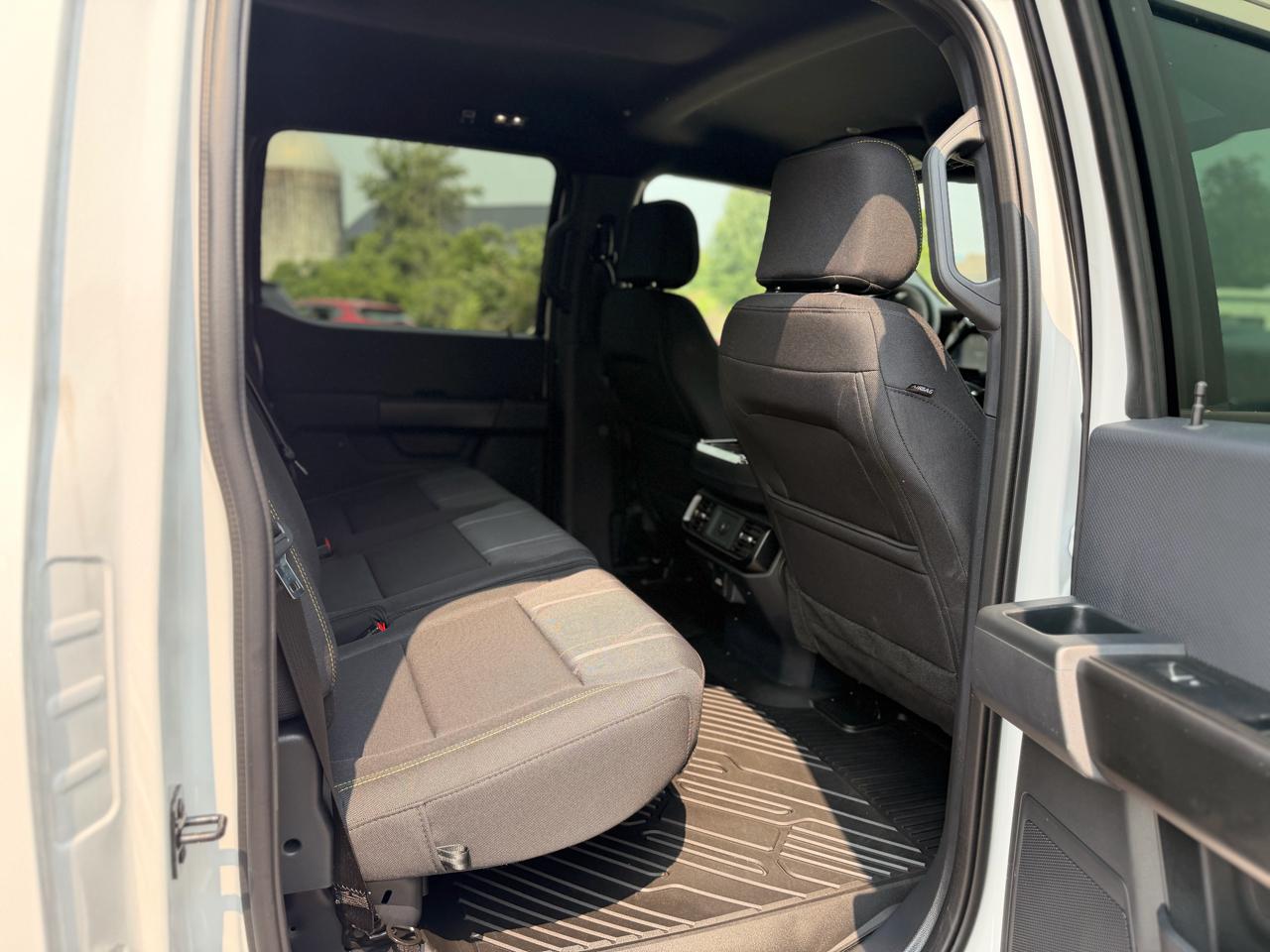 Ford F-150 STX SuperCrew 4WD 2025