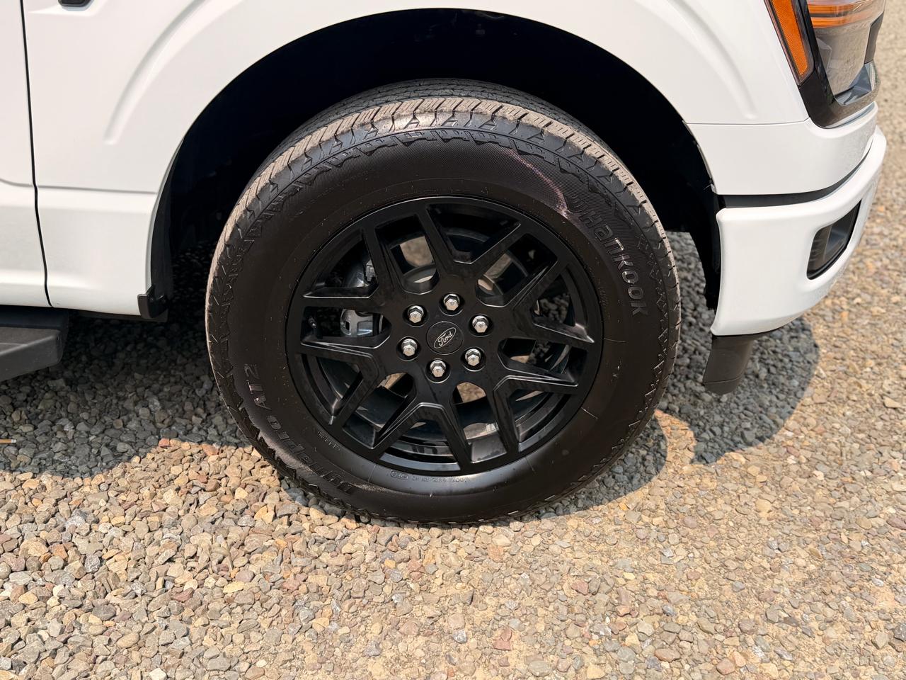 Ford F-150 STX SuperCrew 4WD 2025