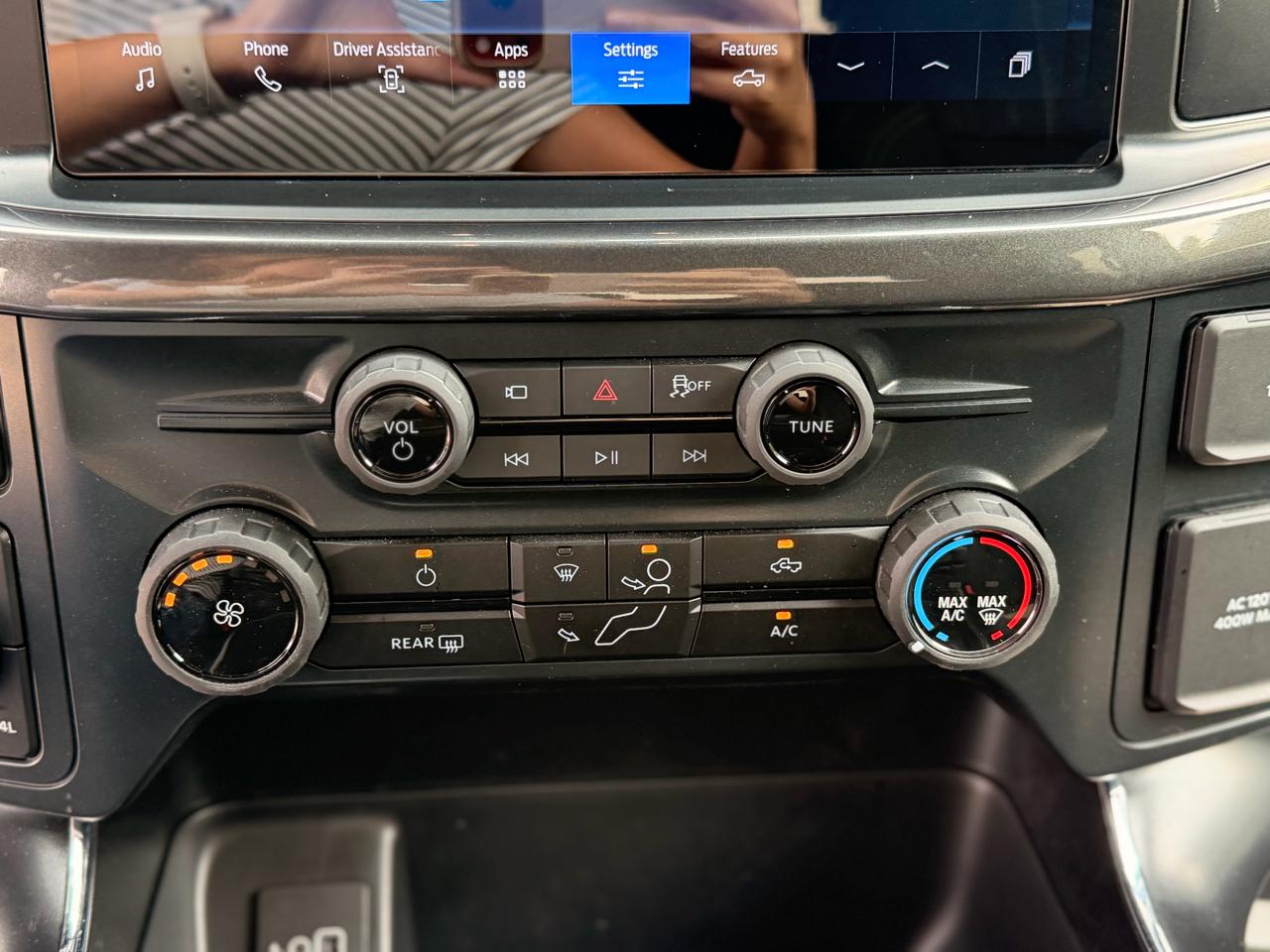 Ford F-150 STX SuperCrew 4WD 2025